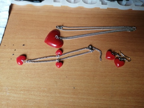 Conjunto de colar, brincos e pulseira 