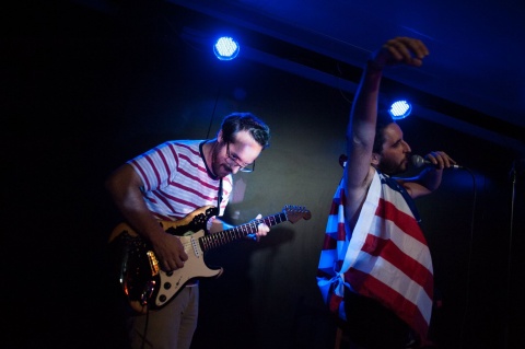 Filmo e edito o video-clip da tua banda / concerto / ensaio ou qualquer espectáculo...