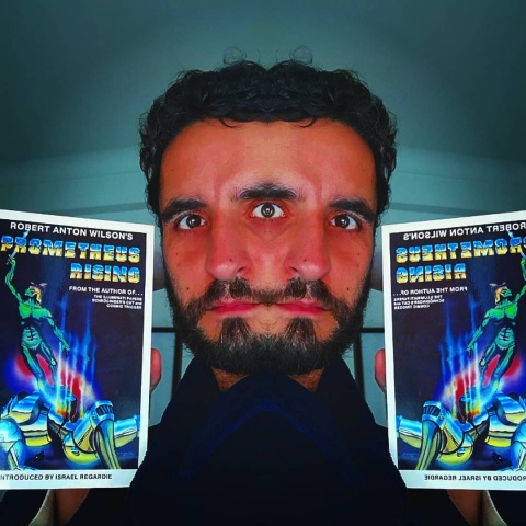 Escrevo um poema de 36 páginas sobre o que tu quiseres (limite 10)