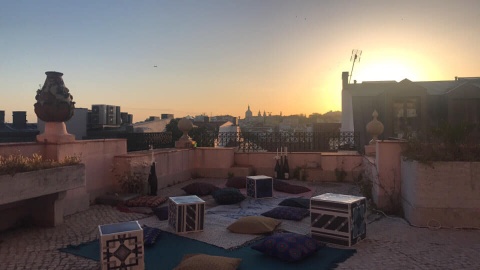 Visita guiada ao palácio em primeira mão + Aperitivo Sunset + 2 entradas