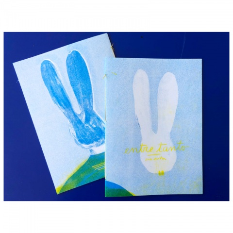 Two little hands to read the BOOK!