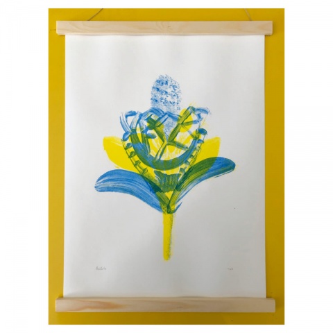 With wide open eyes! Illustration!