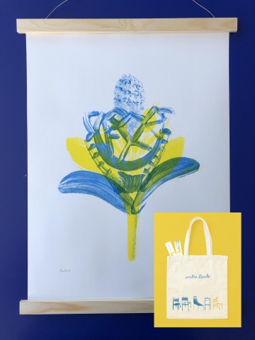 Bag in tow and eyes open! 1 Totebag + Illustration + 1 digital postcard!