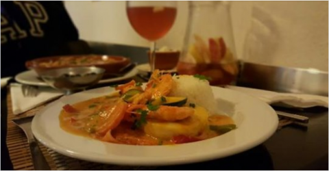 Paga primeiro, come depois.