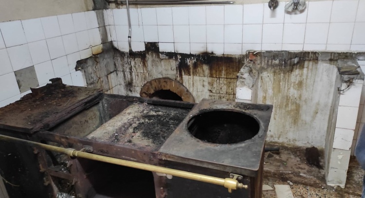 Rehabilitate the kitchen of "Casa da Teresa"!