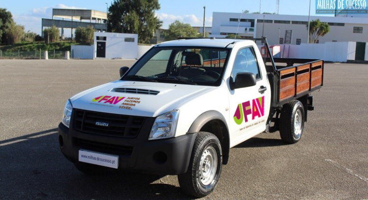 Veículo 4x4 para a Junta de Freguesia - Estarmos Perto de Quem Está Longe