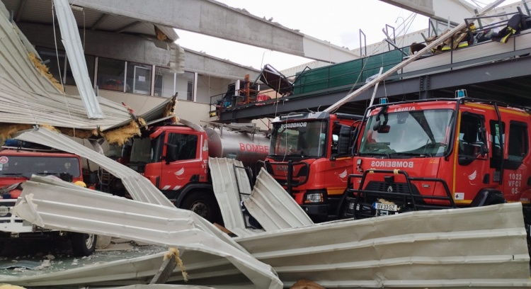 Vehicles and Equipment - Repairing Damage for Effective Roadside Assistance