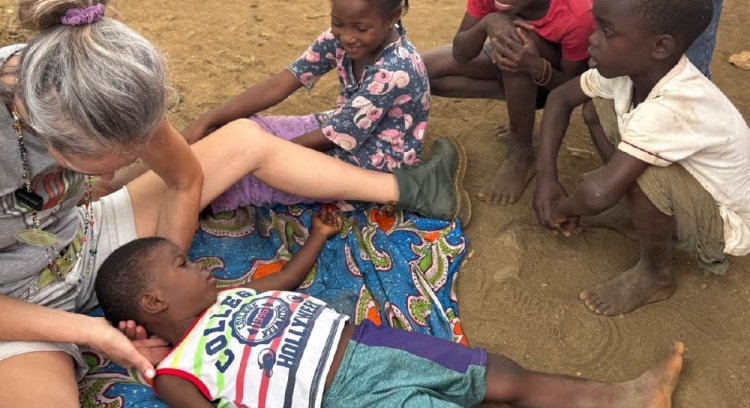 Missão em São Tomé e Príncipe | Projeto CAROL - Children Are Our Legacy