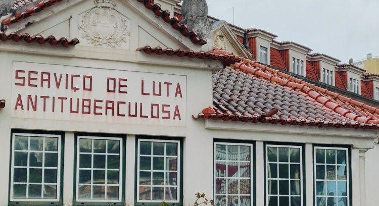 Reconstruir um serviço essencial de combate à tuberculose em Leiria
