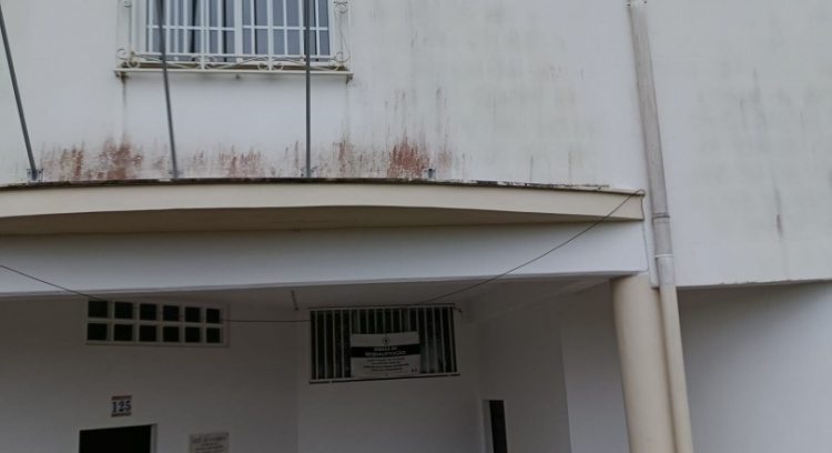 Tempestade destruiu o nosso telhado — Mas vamos nos erguer.