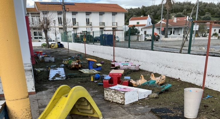 Hands Joined by the Children's Center of Alcácer do Sal