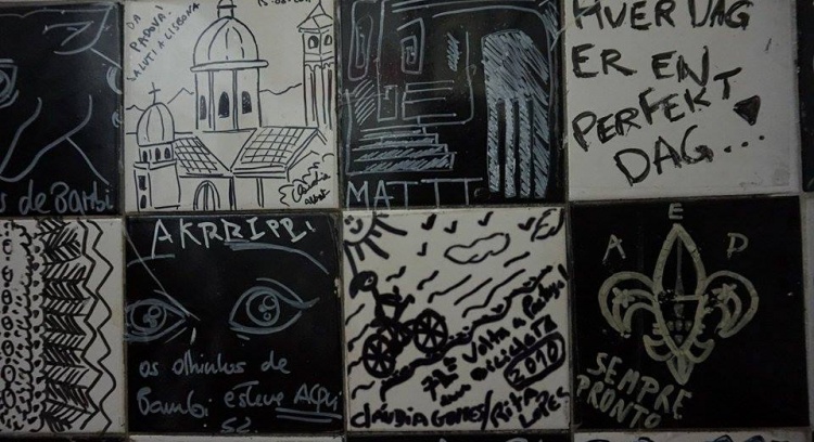 O Livro dos Azulejos do Lisbona Bar - Bairro Alto