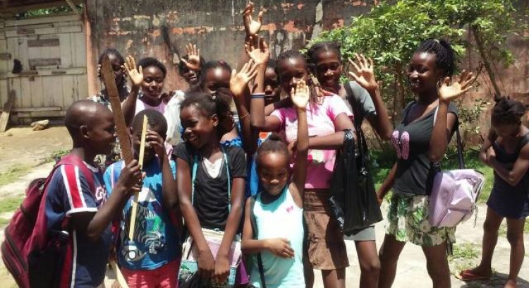 Educar Mais - Apoio na aquisição de material escolar para crianças em São Tomé