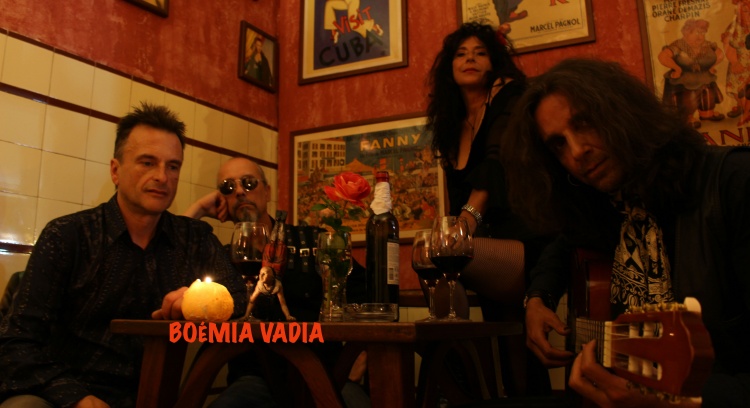 Grava um disco com a Boémia Vadia