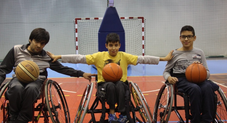 Compra de cadeiras de rodas low-cost para a prática de Basquetebol adaptado