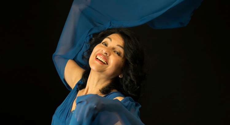 Record of Silvia Nazário's new album - Blue Tones In partnership with Brahma Kumaris