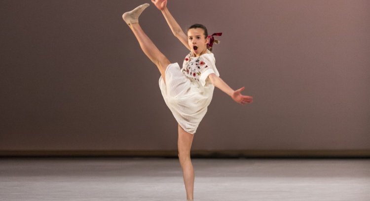 Let's help Sara to go to the YAGP 2018 Final in New York